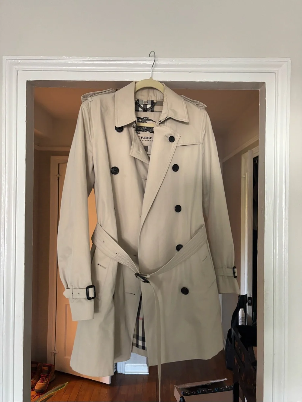 Burberry Kensington Trench Coat - Picture 2 of 11